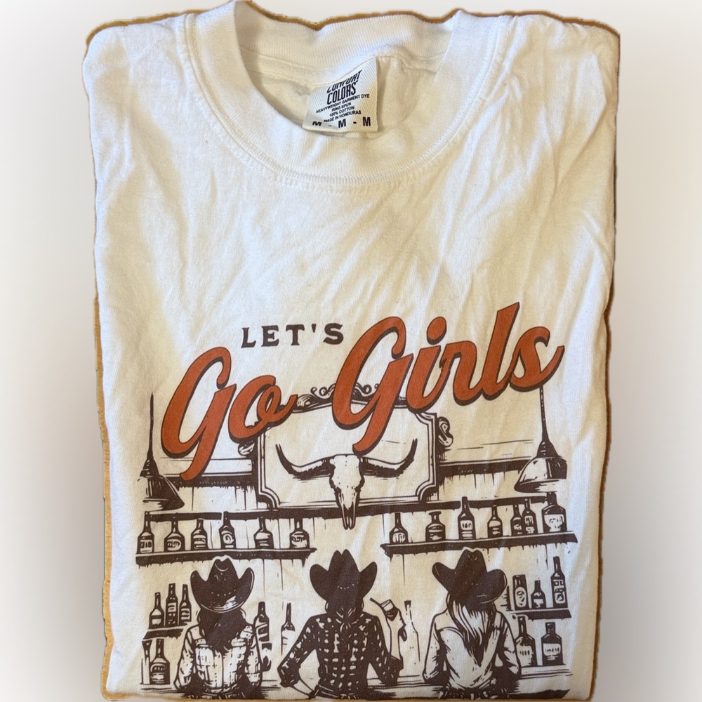Graphic Tee Let’s Go Girls ! Devon’s Last Rodeo Austin, Texas 💯 cotton